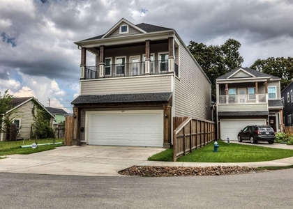 922 Alexander Street - Photo 1