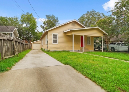 418 Spooner Street - Photo 1
