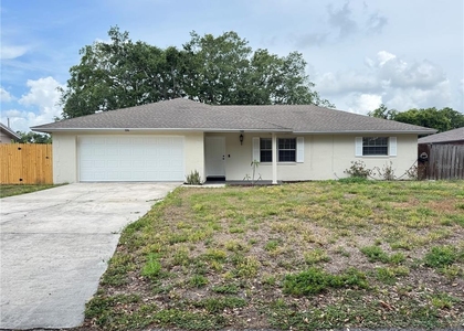 1602 Leslie Drive - Photo 1