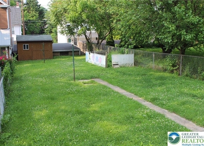 38 W Union Boulevard - Photo 1