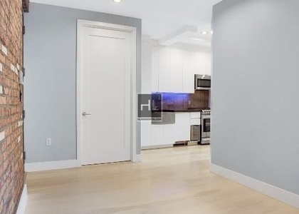 East 10th Street - Photo 1