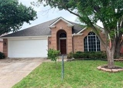 1912 Oak Hollow Drive - Photo 1