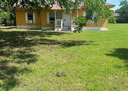 174 Cunningham Boulevard - Photo 1