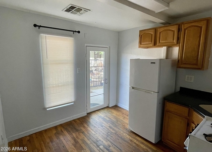 1216 W Roosevelt Street - Photo 1