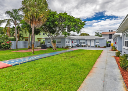 1001 S Federal Highway - Photo 1