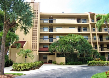 600 Egret Circle - Photo 1
