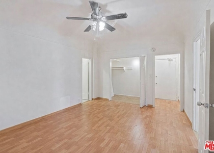 526 S Oxford Avenue - Photo 1