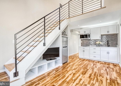 10237 Stratford Avenue - Photo 1