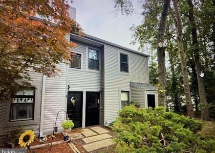 502 Bromley - Photo 1