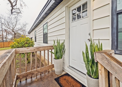 2105 E 17th St - Photo 1