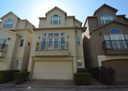 9006 Harbor Hills Drive E - Photo 1