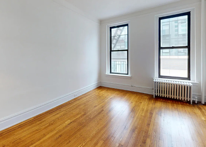 East 87 Street - Photo 1