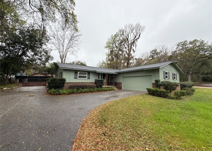 1706 Ne 4th Street - Photo 1