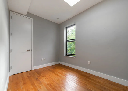 1102 Dekalb Avenue - Photo 1