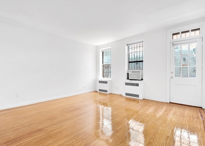 113 East 31st Street - Photo 1