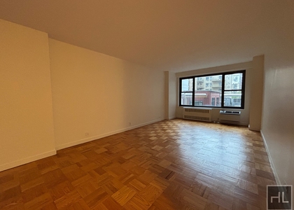 Fourth Avenue - Photo 1