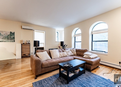 5 Avenue - Photo 1