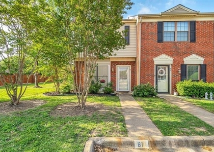 200 Samuel Boulevard - Photo 1
