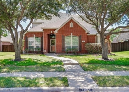 7657 Ravenhill Drive - Photo 1