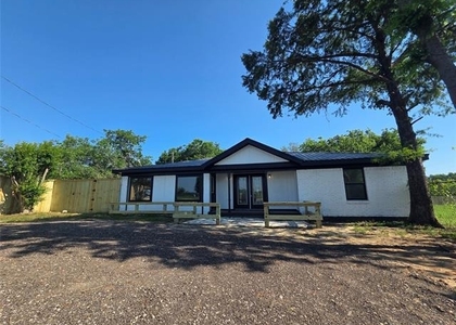 912 W Main Street - Photo 1