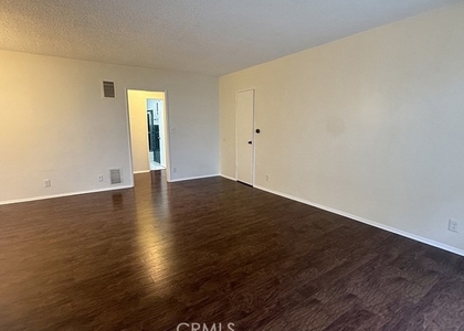 612 N Hayworth Avenue - Photo 1