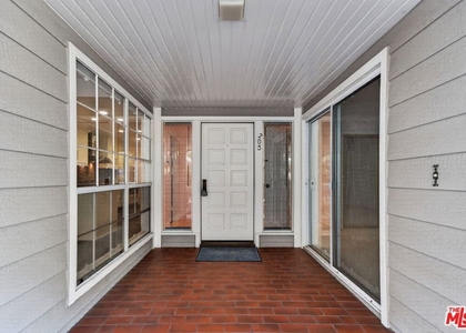 4346 Redwood Avenue - Photo 1