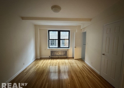 Amsterdam Ave - Photo 1