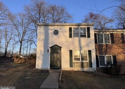 12335 Woodlawn Court - Photo 1