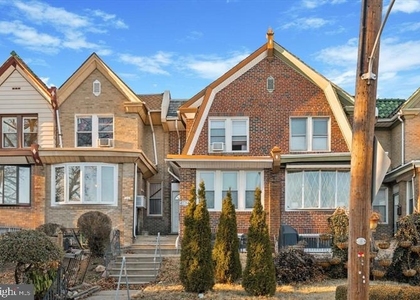 2467 N 79th Avenue - Photo 1