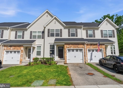 423 Sweet Bay Lane - Photo 1