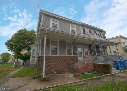 1012 W 3rd Street - Photo 1