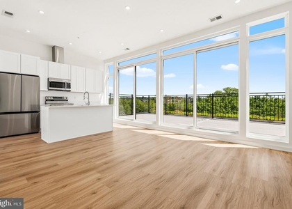 710 Kennedy Street Nw - Photo 1