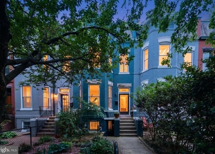 1319 Massachusetts Se - Photo 1