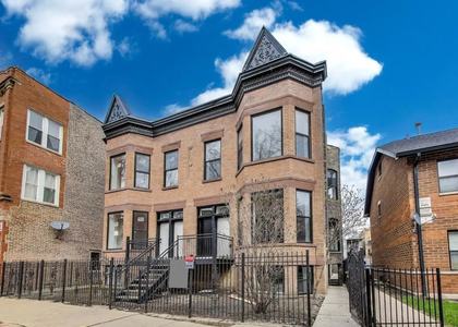 1309 N Rockwell Street - Photo 1