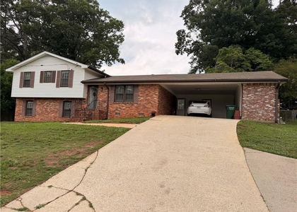886 Killian Hill Road Sw - Photo 1