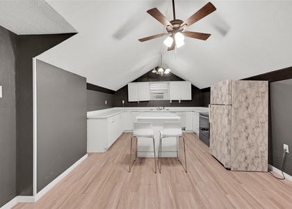 310 N Rock Island St - Photo 1