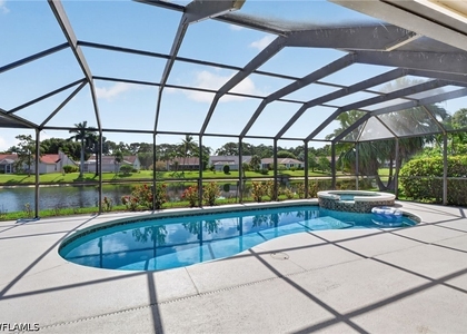 576 Briarwood Boulevard - Photo 1