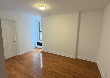 1427 York Avenue - Photo 1
