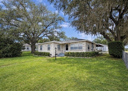 118 E Pine Street - Photo 1