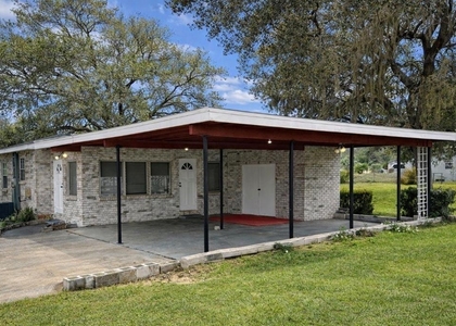 118 E Pine Street - Photo 1