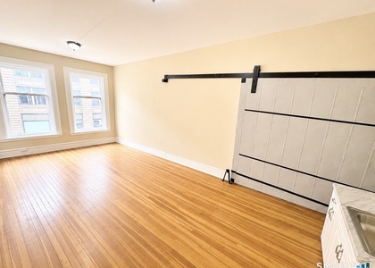 105 Bank Street - Photo 1