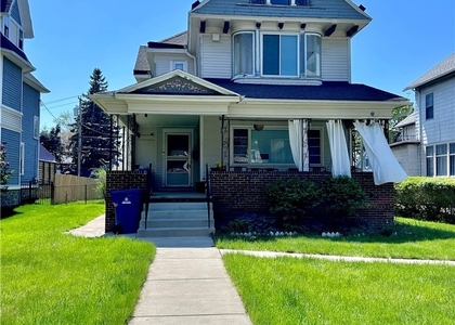 688 Columbus Parkway - Photo 1