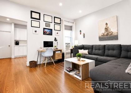 863 Knickerbocker Ave - Photo 1