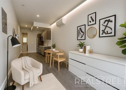 277 Linden St - Photo 1