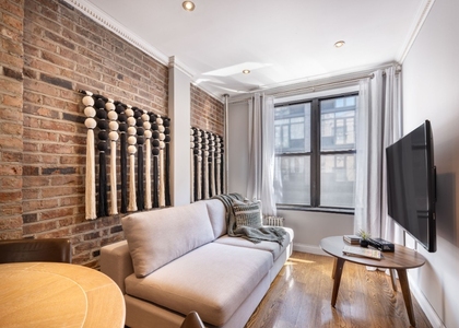 Mulberry Street - Photo 1