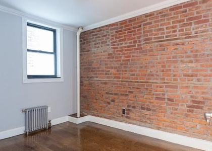 Mulberry Street - Photo 1
