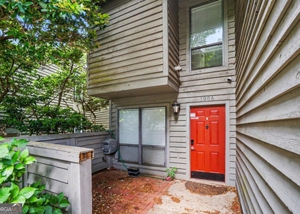 1006 Creatwood Circle Se - Photo 1