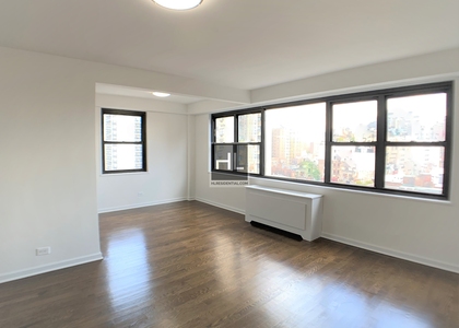 E 16 St - Photo 1