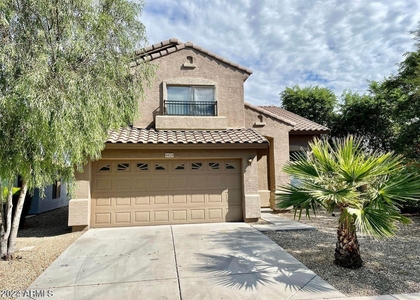 9820 W Pioneer Street - Photo 1