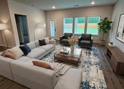 413 Wild Rose Way - Photo 1